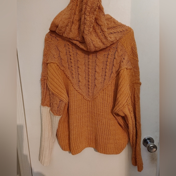 Miss Me Chenille Hooded cardigan Sweater SZ.M - Picture 9 of 11